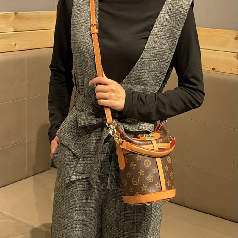 Bolso de Mano de Lujo Ligero p - Women Bags High End Brands reseña y precio